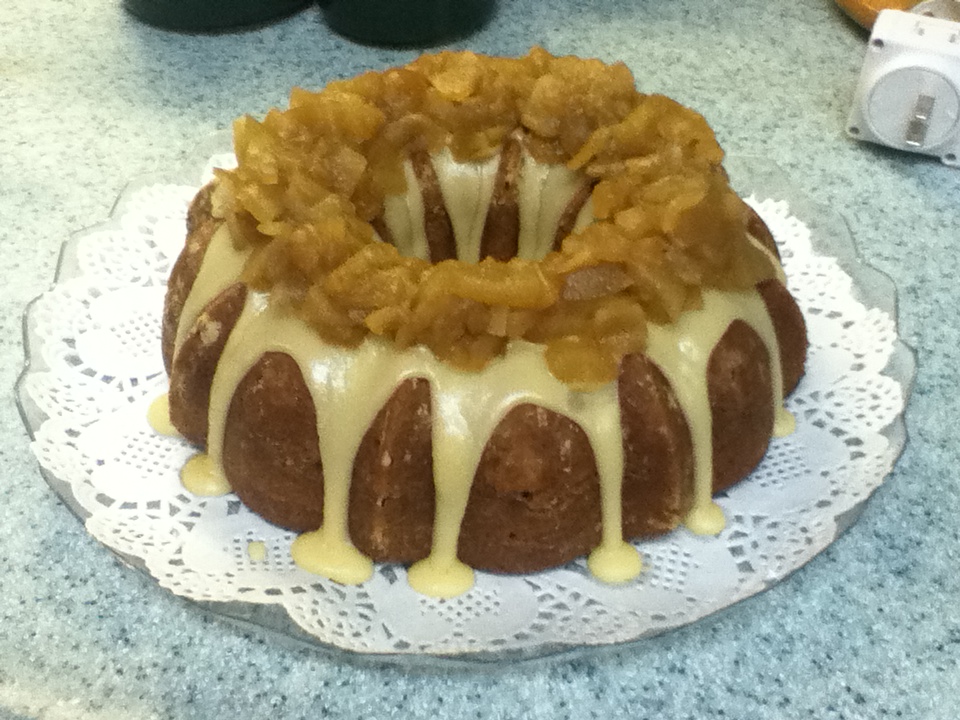 Apple spice cake